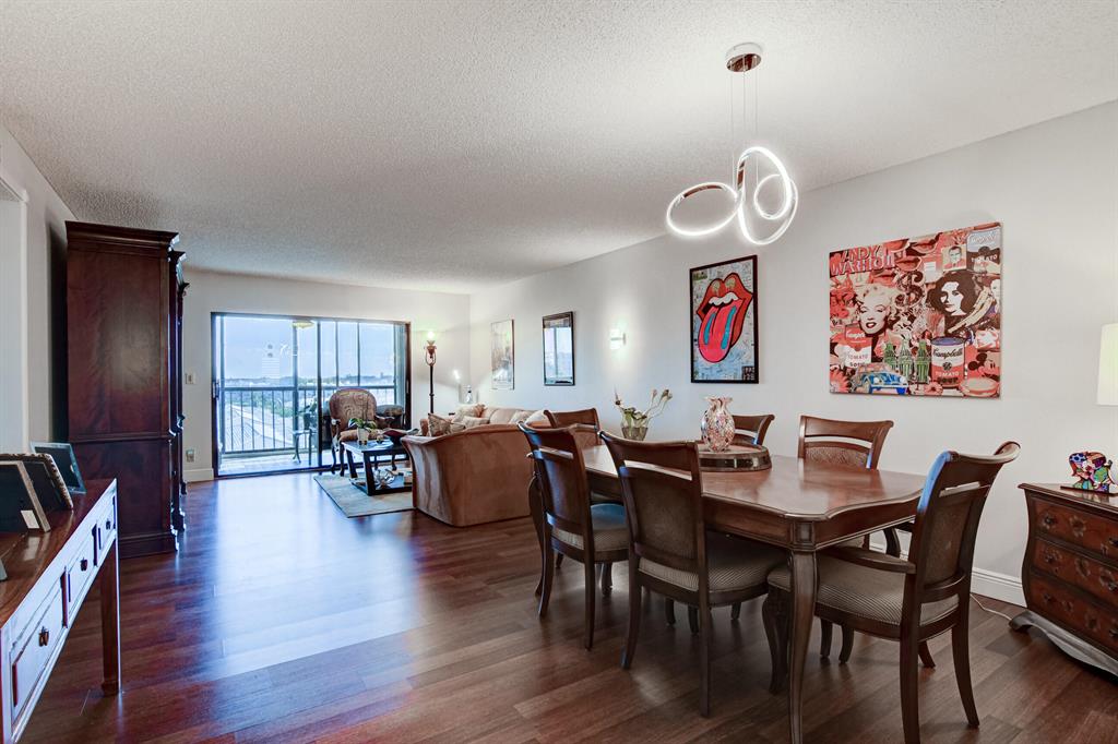 Beautifully updated 2 bedroom to bathroom unit. Enjoy beautiful sunsets from your screened balcony. Granite counters stainless steel appliances. FURNITURE INCLUDED ! JUST BRING YOUR BAGS AND TOOTHBRUSH!Minutes away from downtown Atlantic ave and the beach!