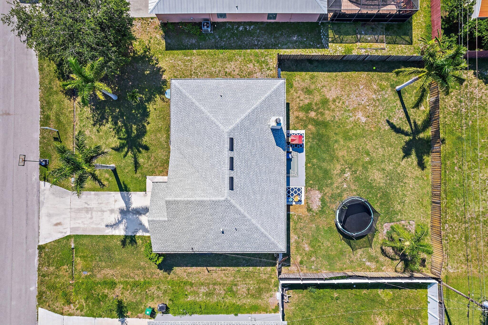 1433 SW Flounder Lane