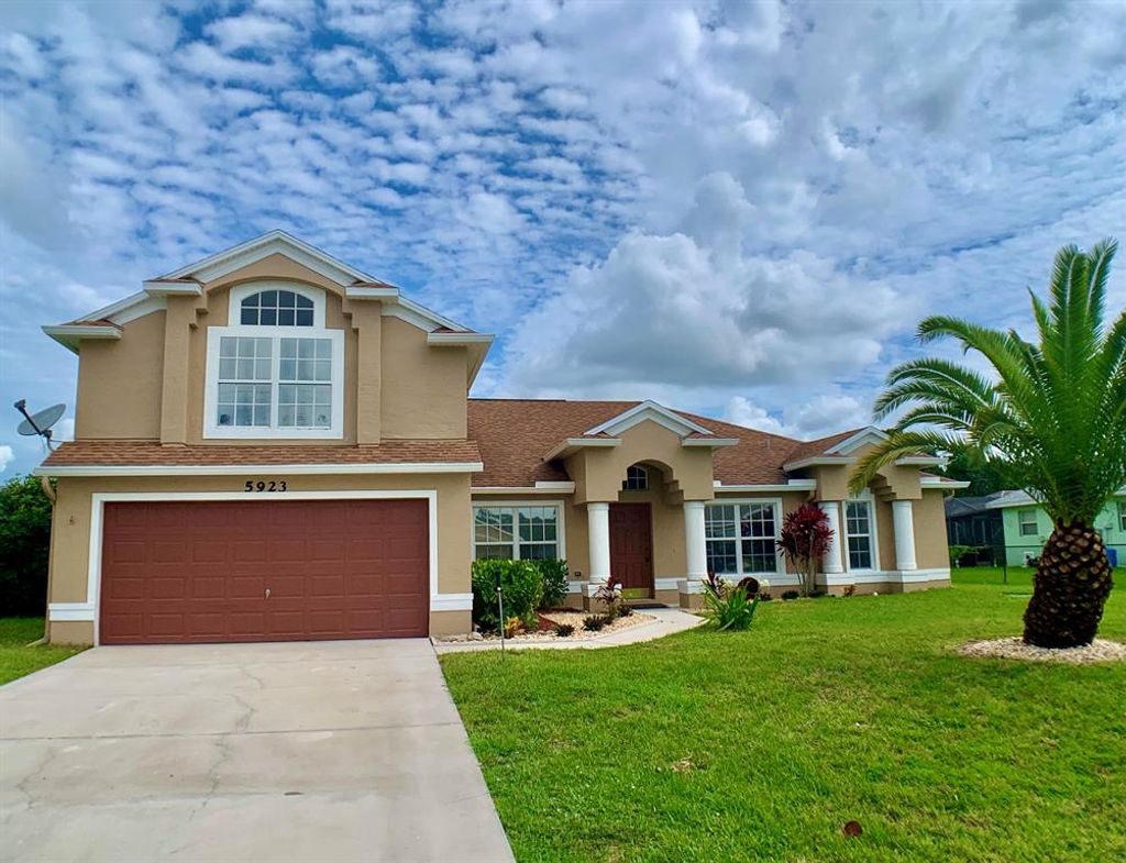 Photo of 5923 NW Ketona Circle, Port Saint Lucie, FL 34986 (MLS # R10736315)