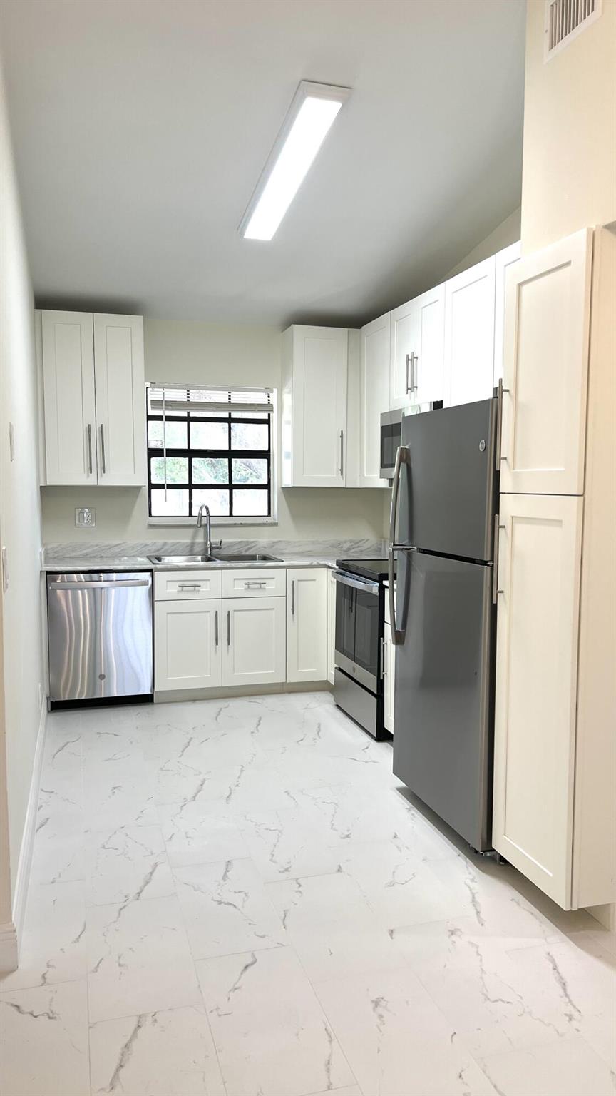 2950 Olivewood Terrace 2090