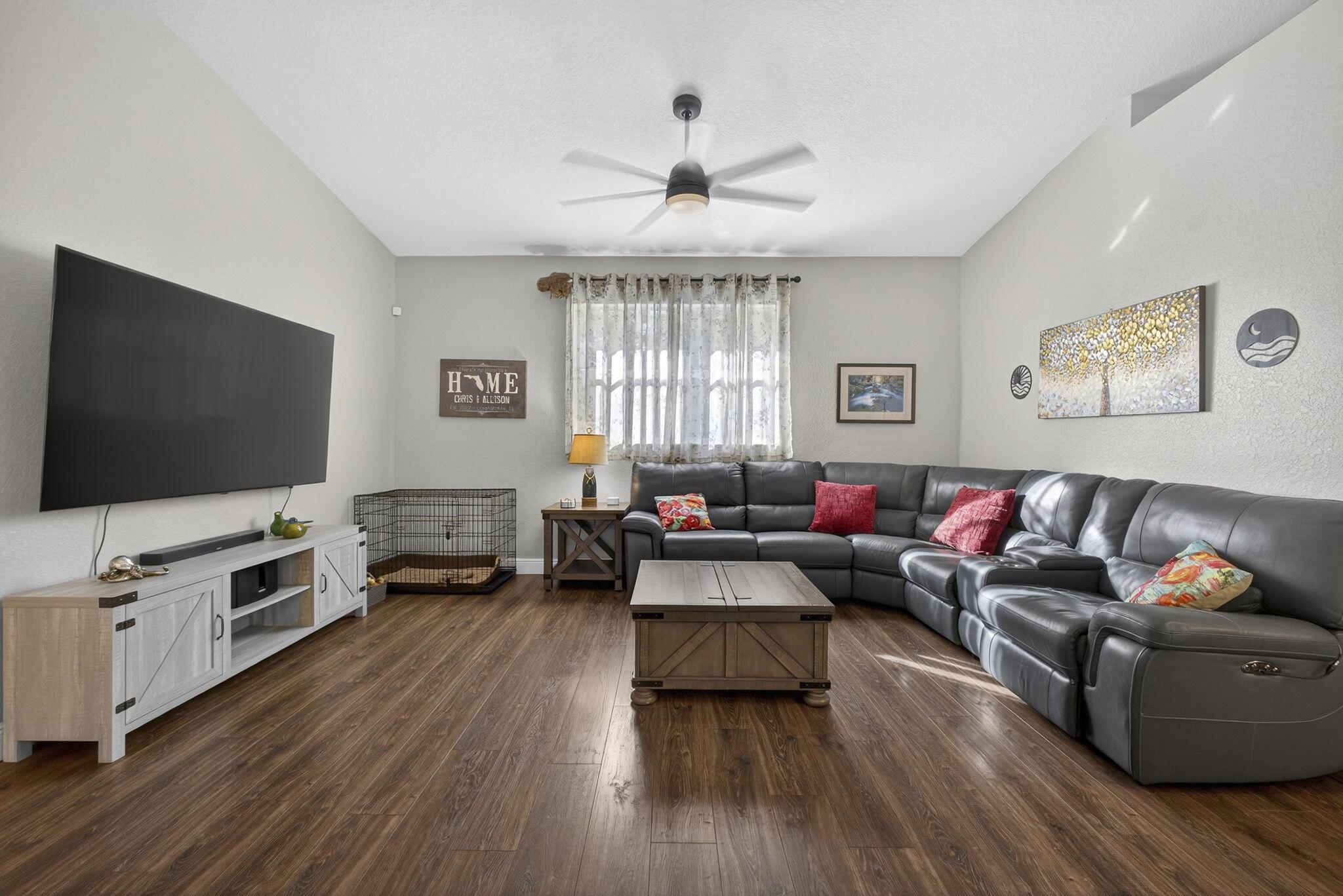 31-42-41~ W 244.6 FT OF E - Residential