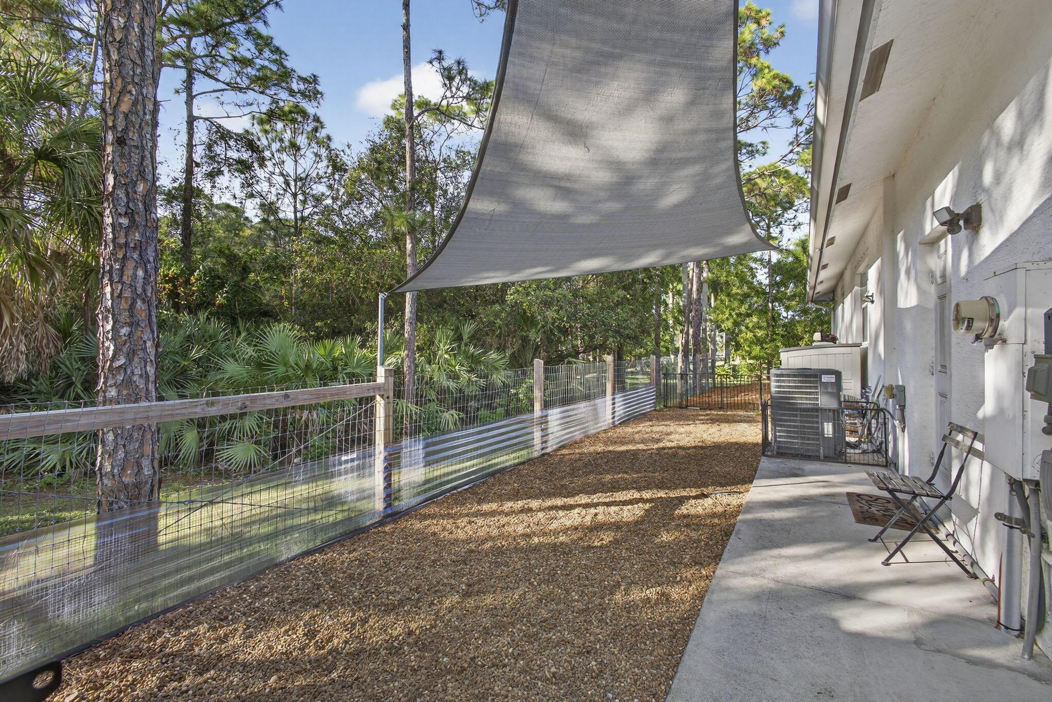 31-42-41~ W 244.6 FT OF E - Residential