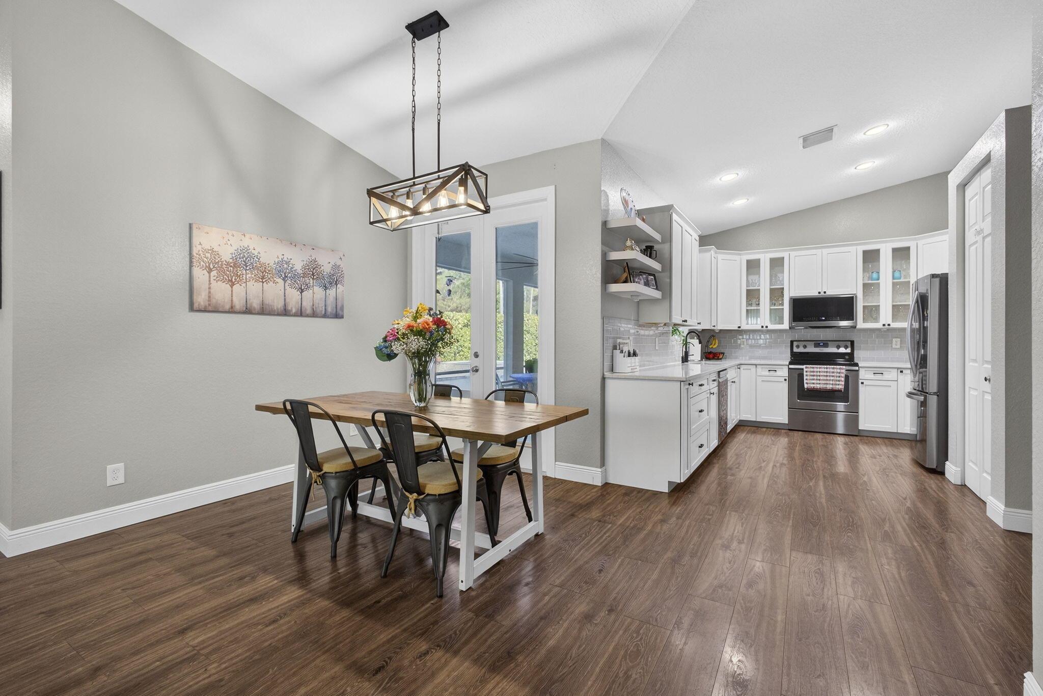 31-42-41~ W 244.6 FT OF E - Residential