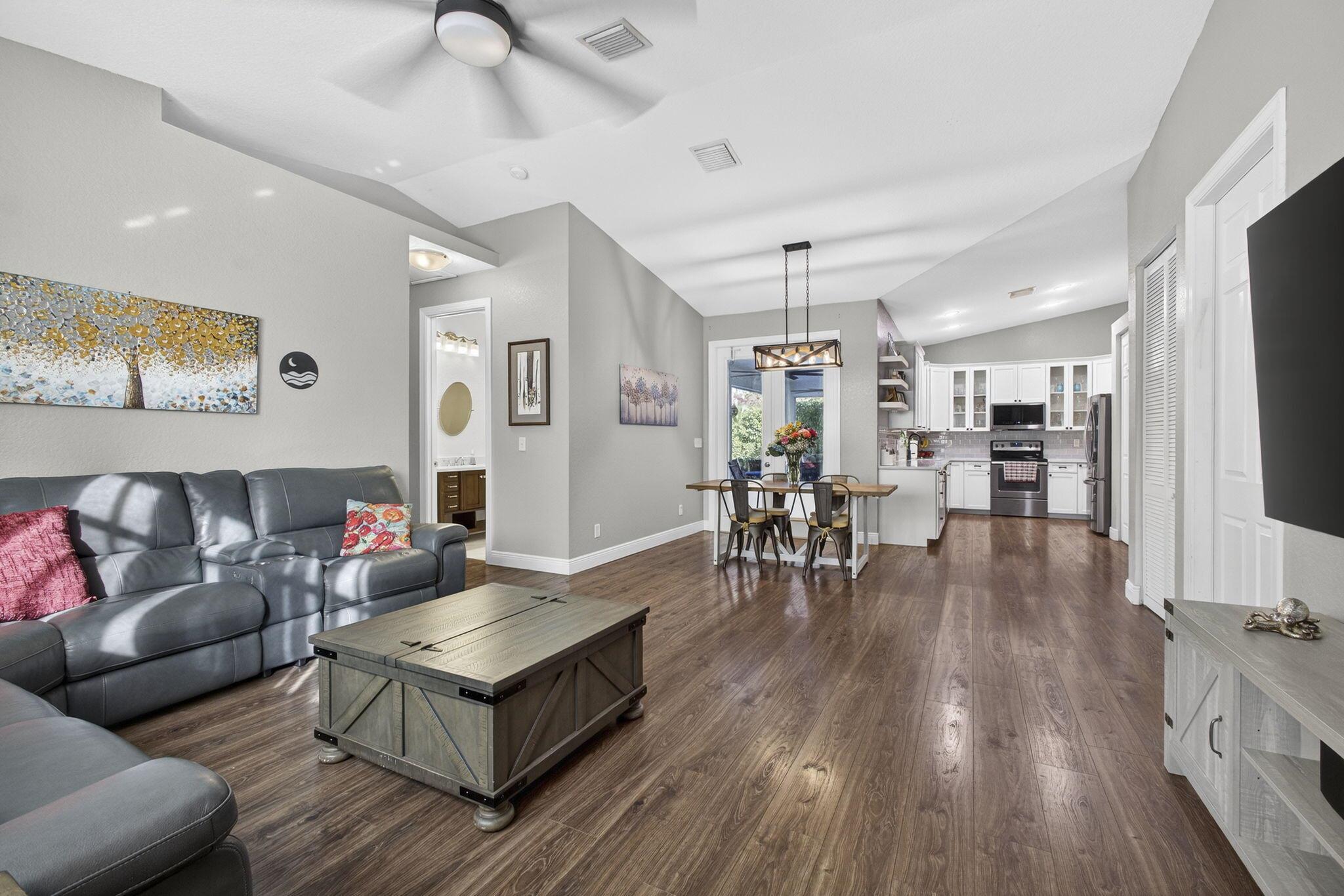 31-42-41~ W 244.6 FT OF E - Residential