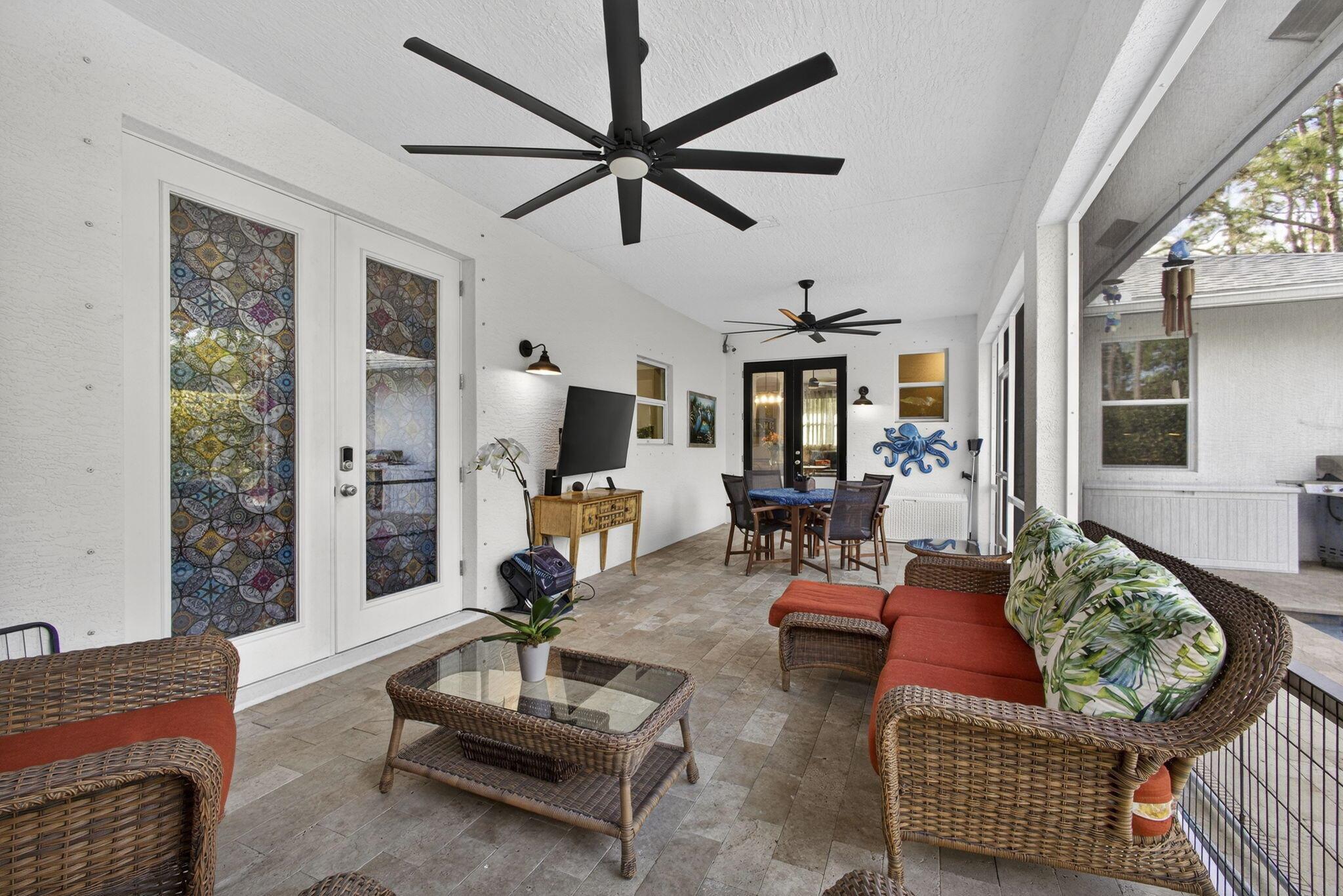 31-42-41~ W 244.6 FT OF E - Residential