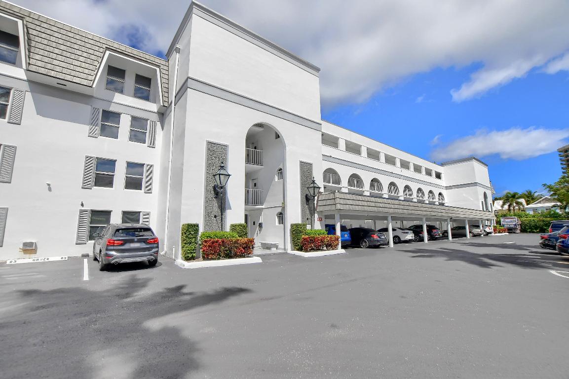 ATRIUM CONDOMINIUM S 1/2 OF LT 1, ALL LTS 2,7 & 8 - Residential Lease