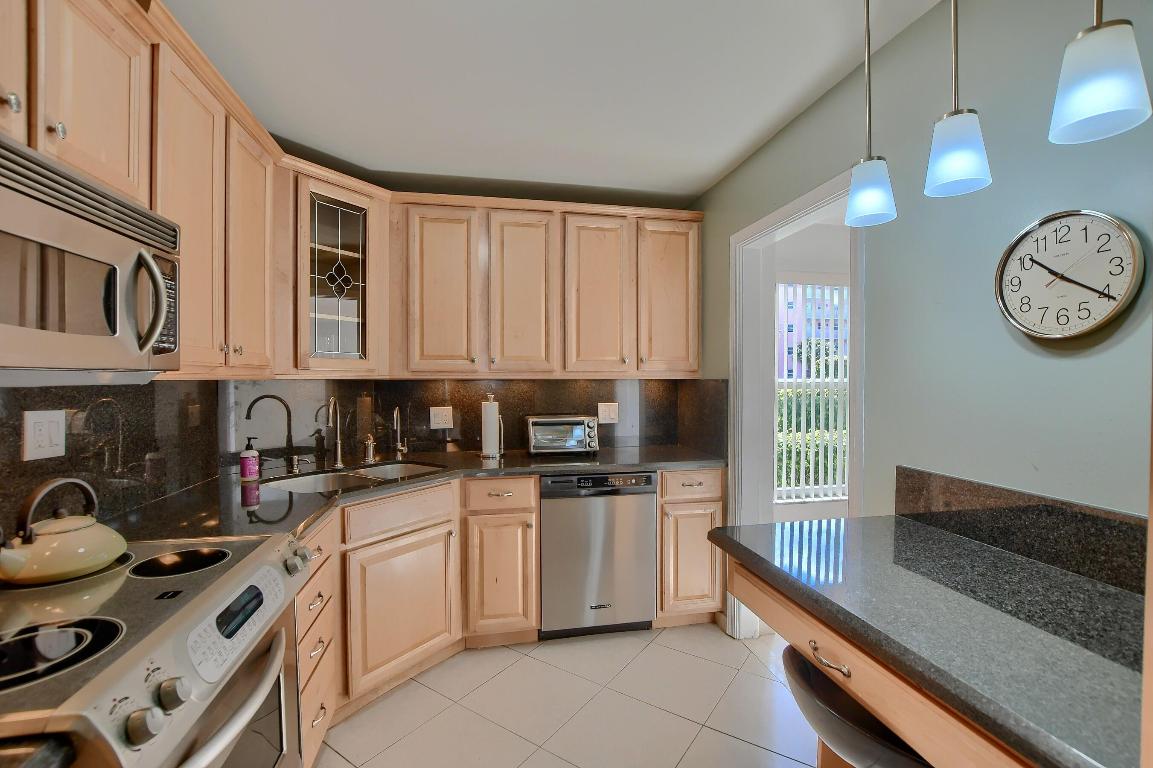 ATRIUM CONDOMINIUM S 1/2 OF LT 1, ALL LTS 2,7 & 8 - Residential Lease