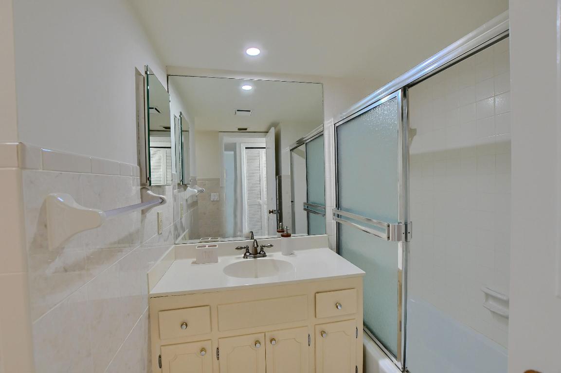 ATRIUM CONDOMINIUM S 1/2 OF LT 1, ALL LTS 2,7 & 8 - Residential Lease