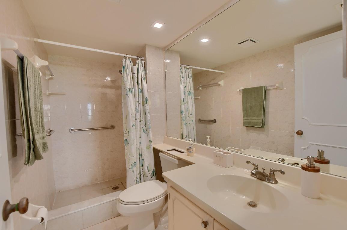 ATRIUM CONDOMINIUM S 1/2 OF LT 1, ALL LTS 2,7 & 8 - Residential Lease