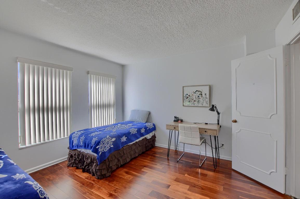 ATRIUM CONDOMINIUM S 1/2 OF LT 1, ALL LTS 2,7 & 8 - Residential Lease