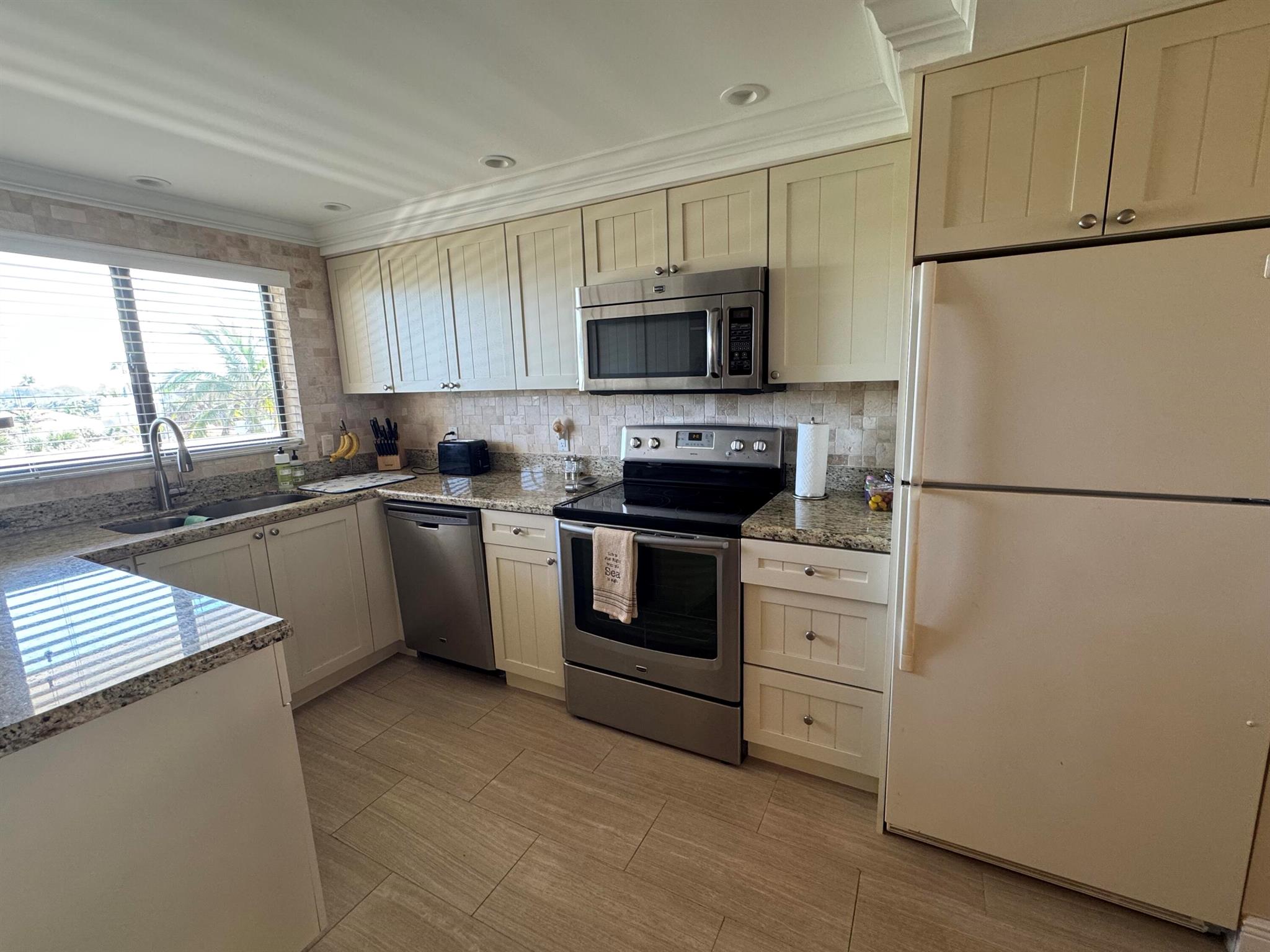 JUNO SHORES RESORT CONDO - Residential Lease