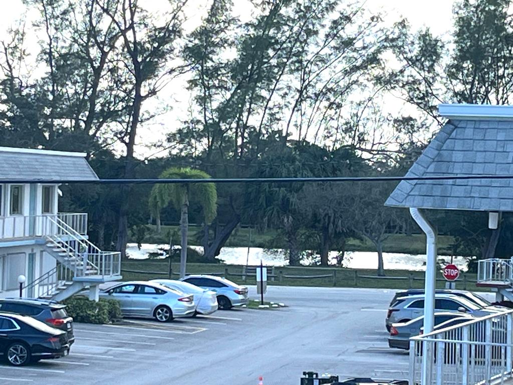 2840 Cynthia Lane 207