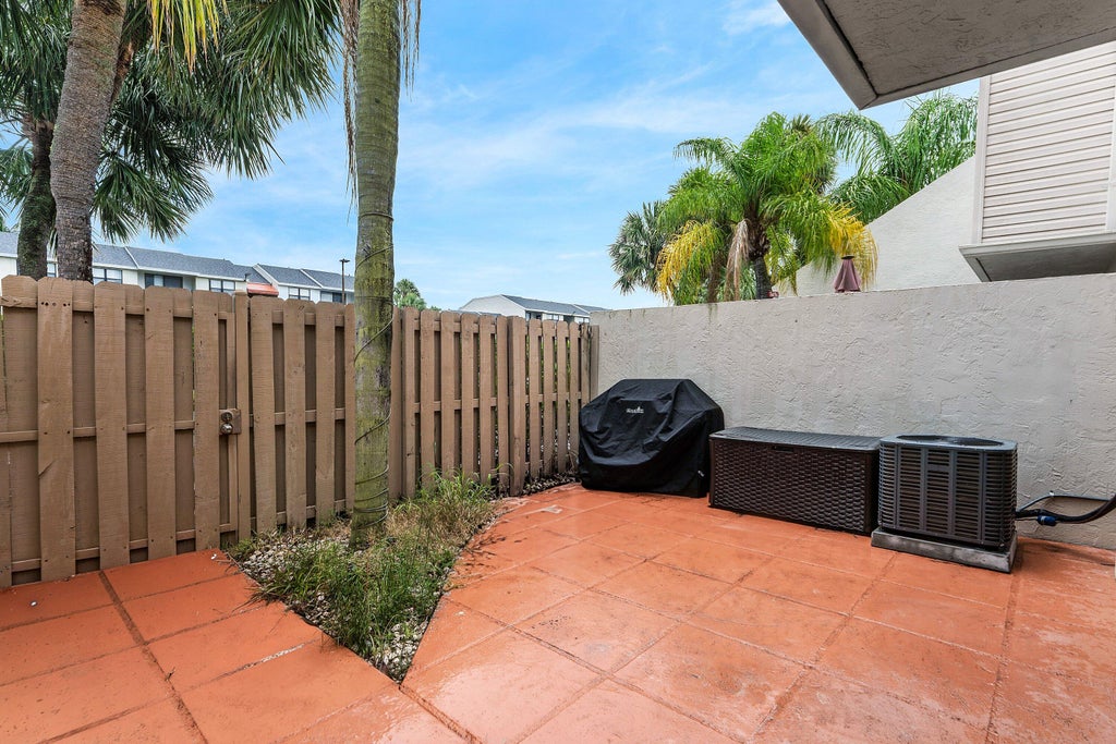 Photo of 612 Executive Center Drive #107, West Palm Beach, FL 33401 (MLS # B26045614)