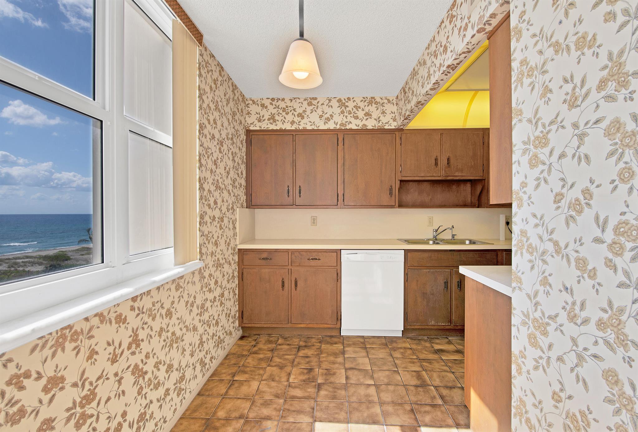 WHITEHALL CONDO - Residential