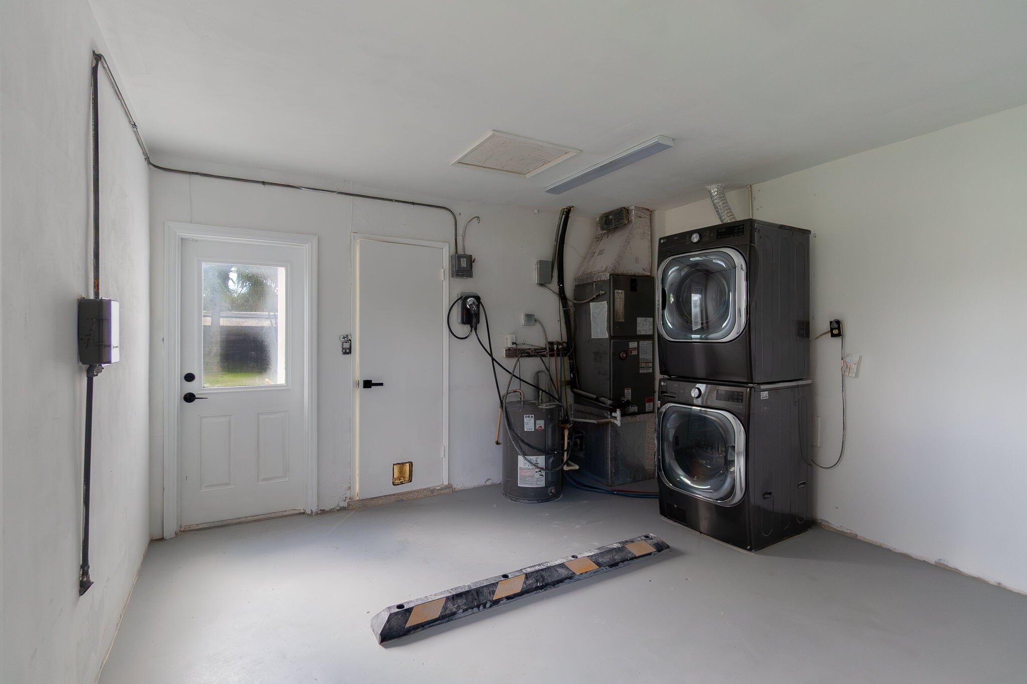 CORAL HEIGHTS SEC 2 - Residential Lease