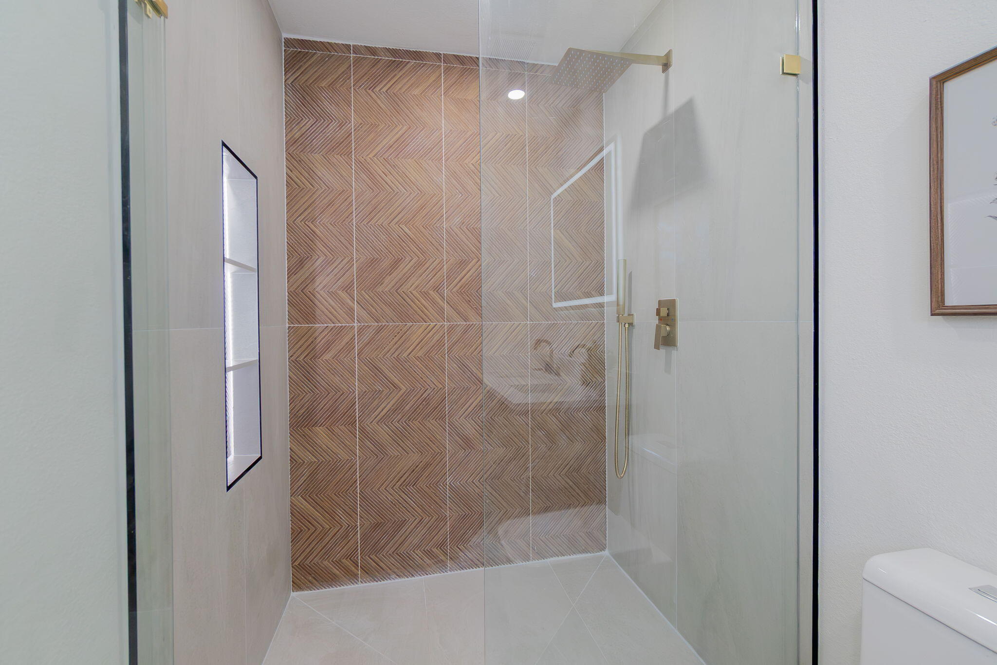 CORAL HEIGHTS SEC 2 - Residential Lease