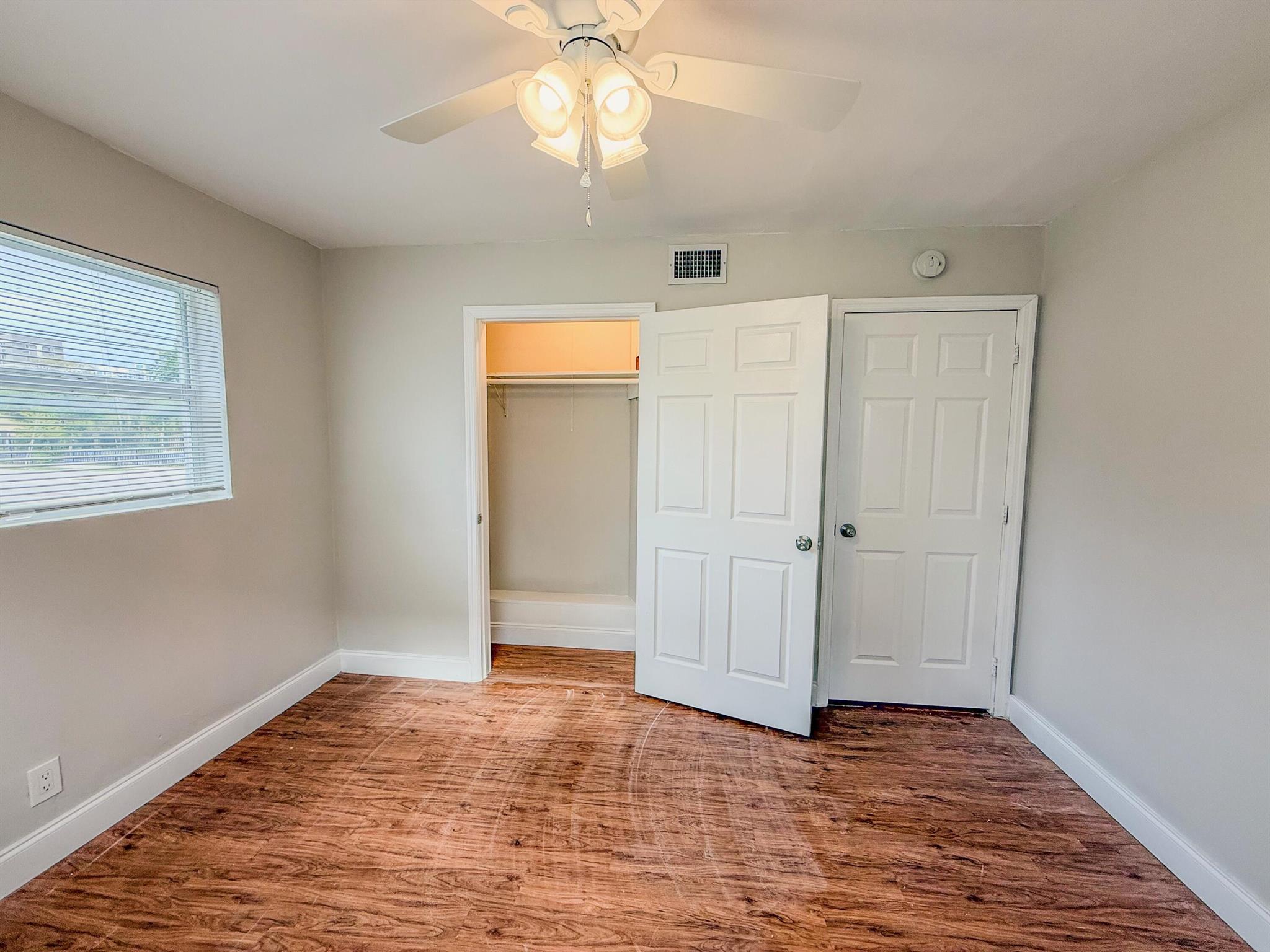 CLOWS - Residential Lease