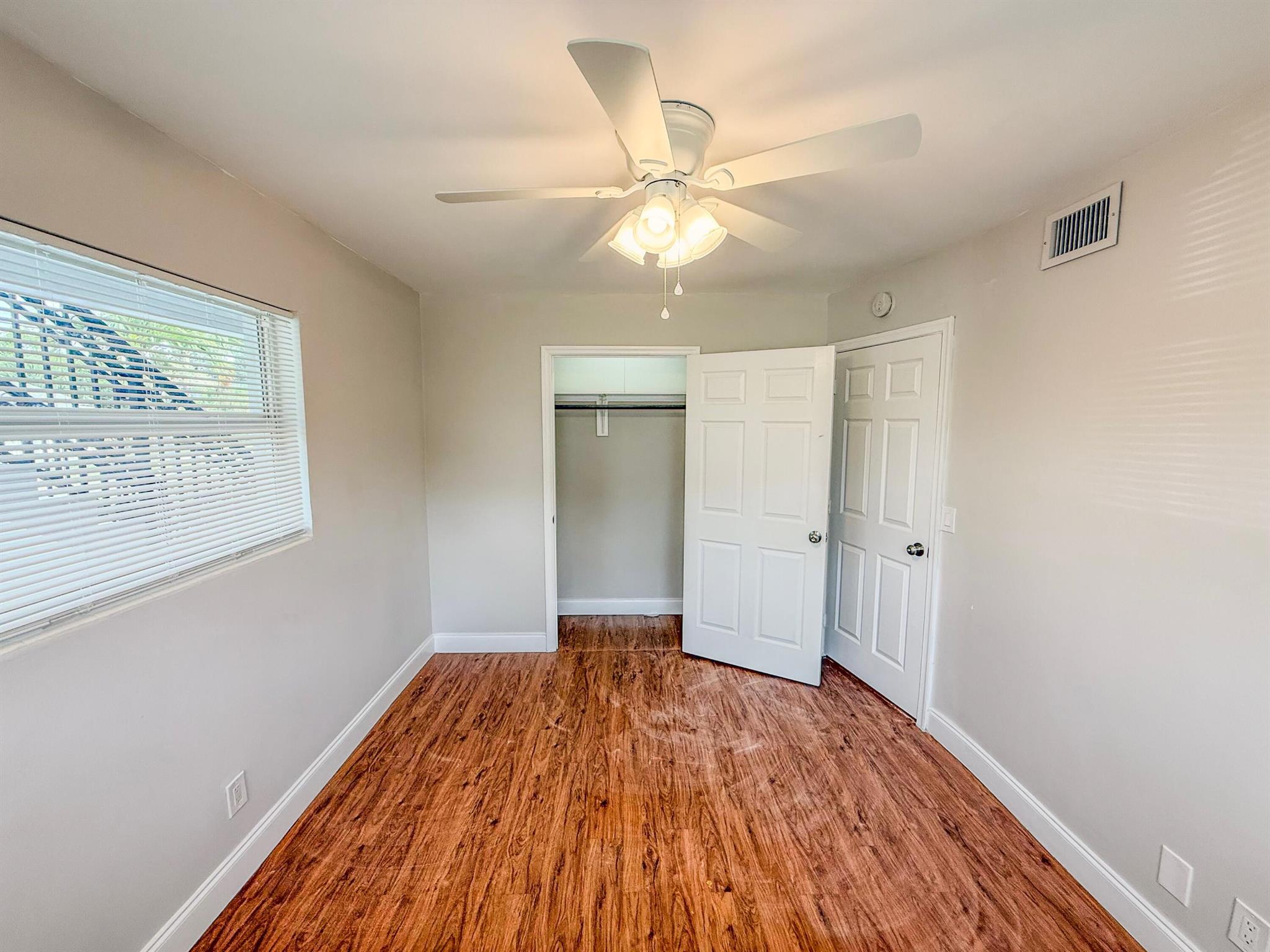 CLOWS - Residential Lease