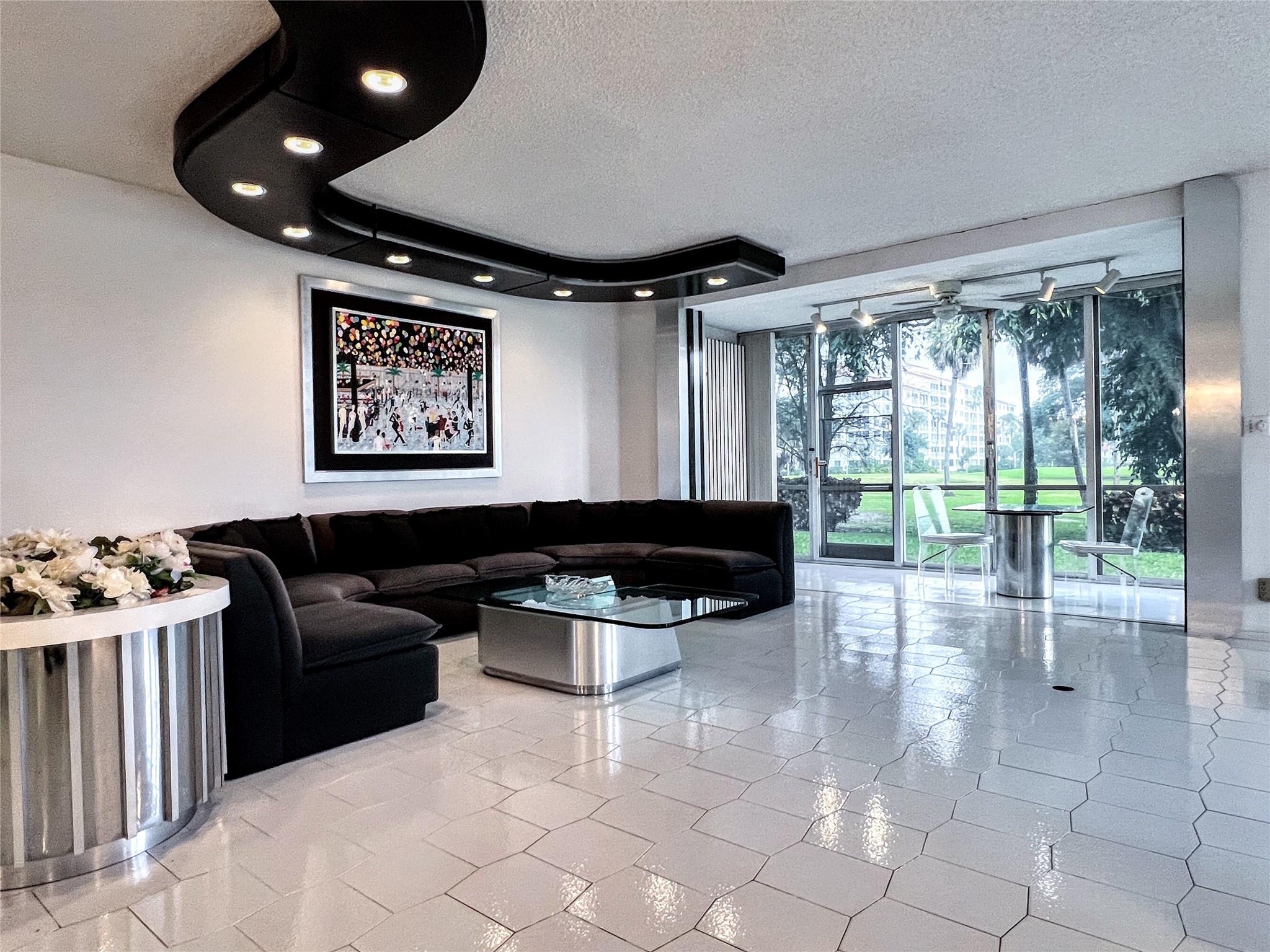 PALM AIRE CONDOMINIUM - Residential