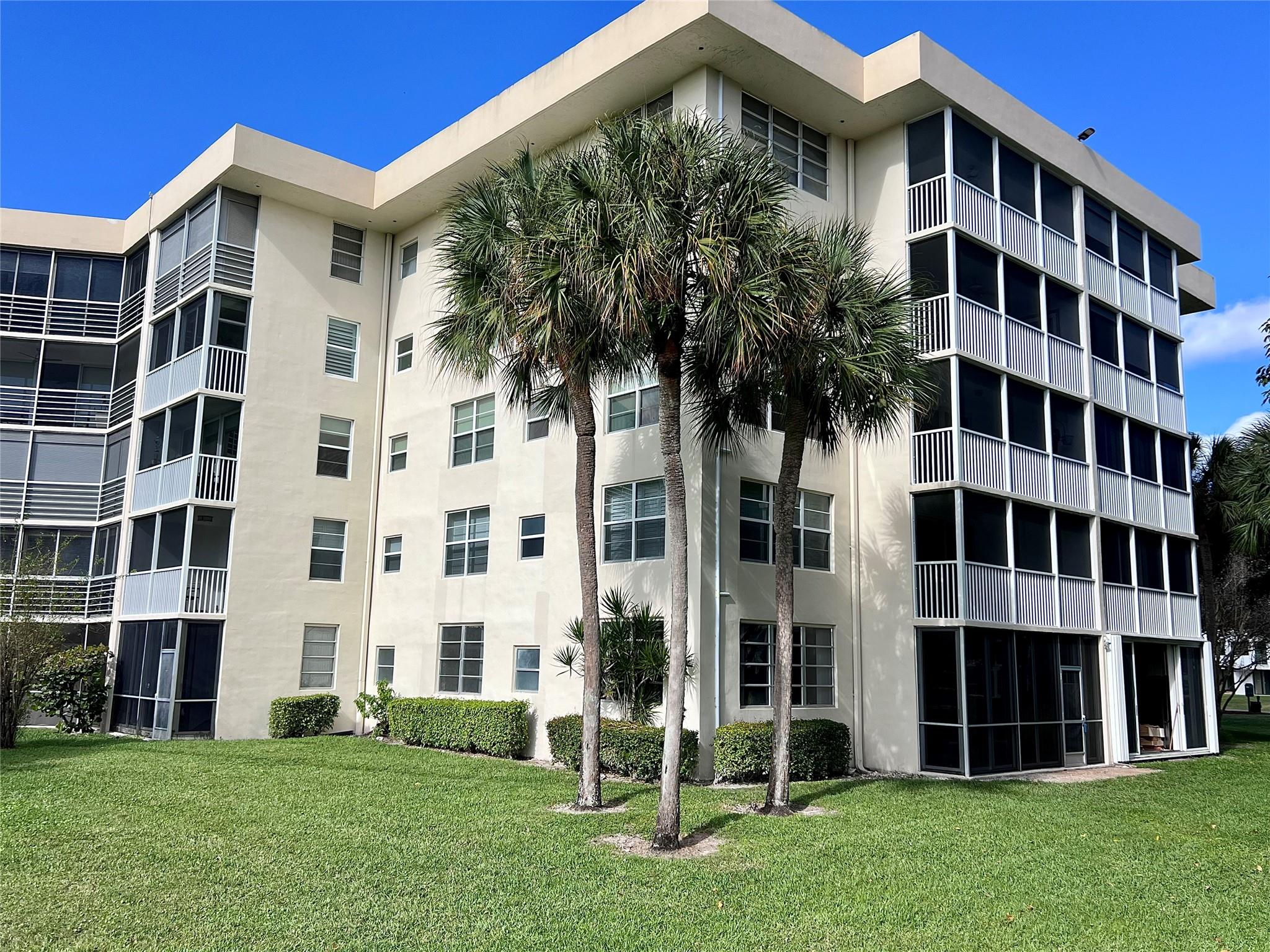 PALM AIRE CONDOMINIUM - Residential