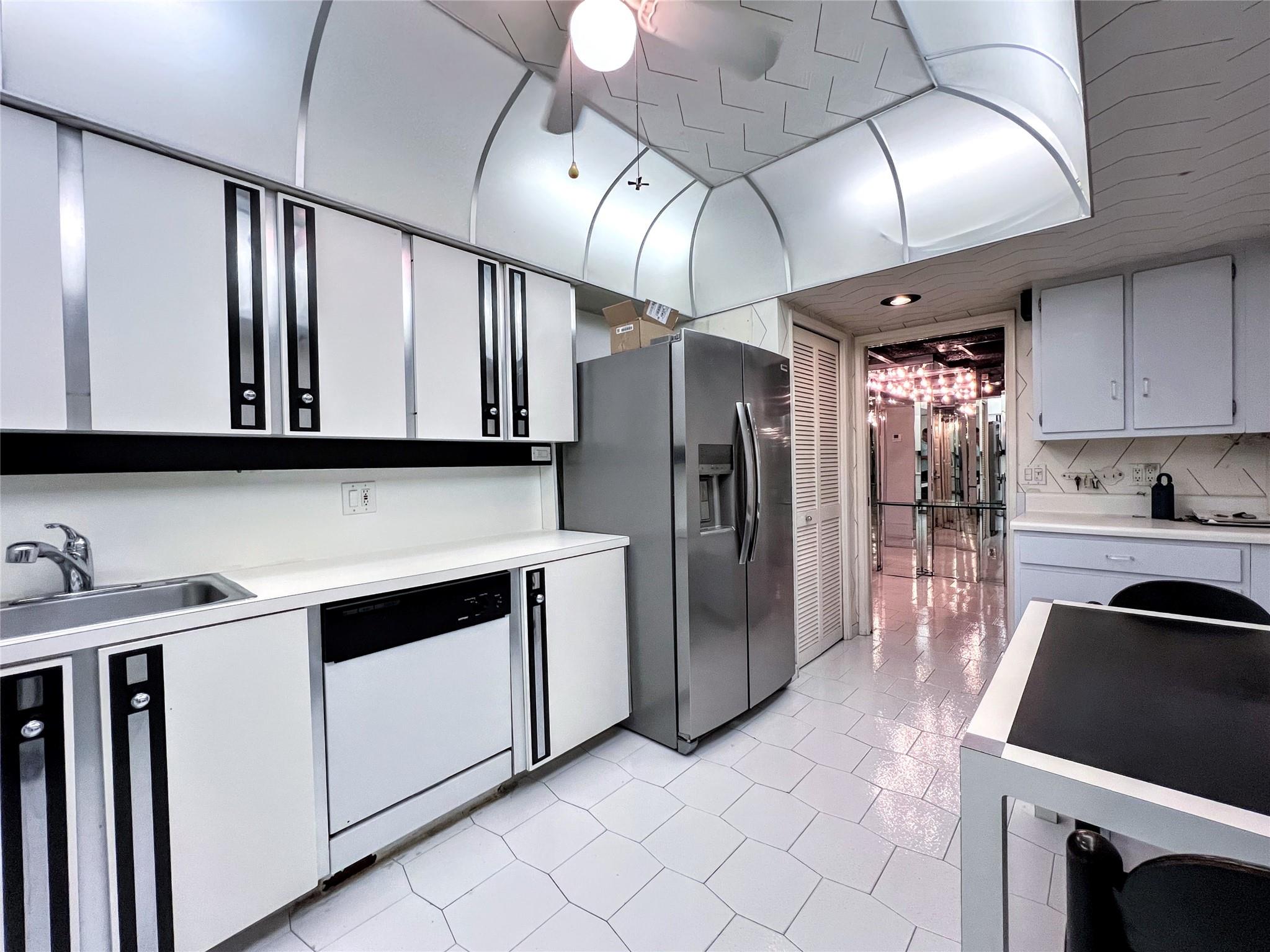 PALM AIRE CONDOMINIUM - Residential