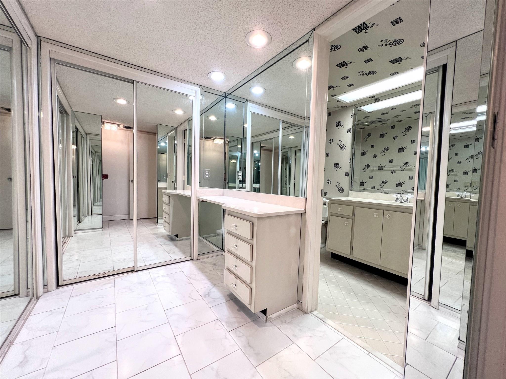 PALM AIRE CONDOMINIUM - Residential