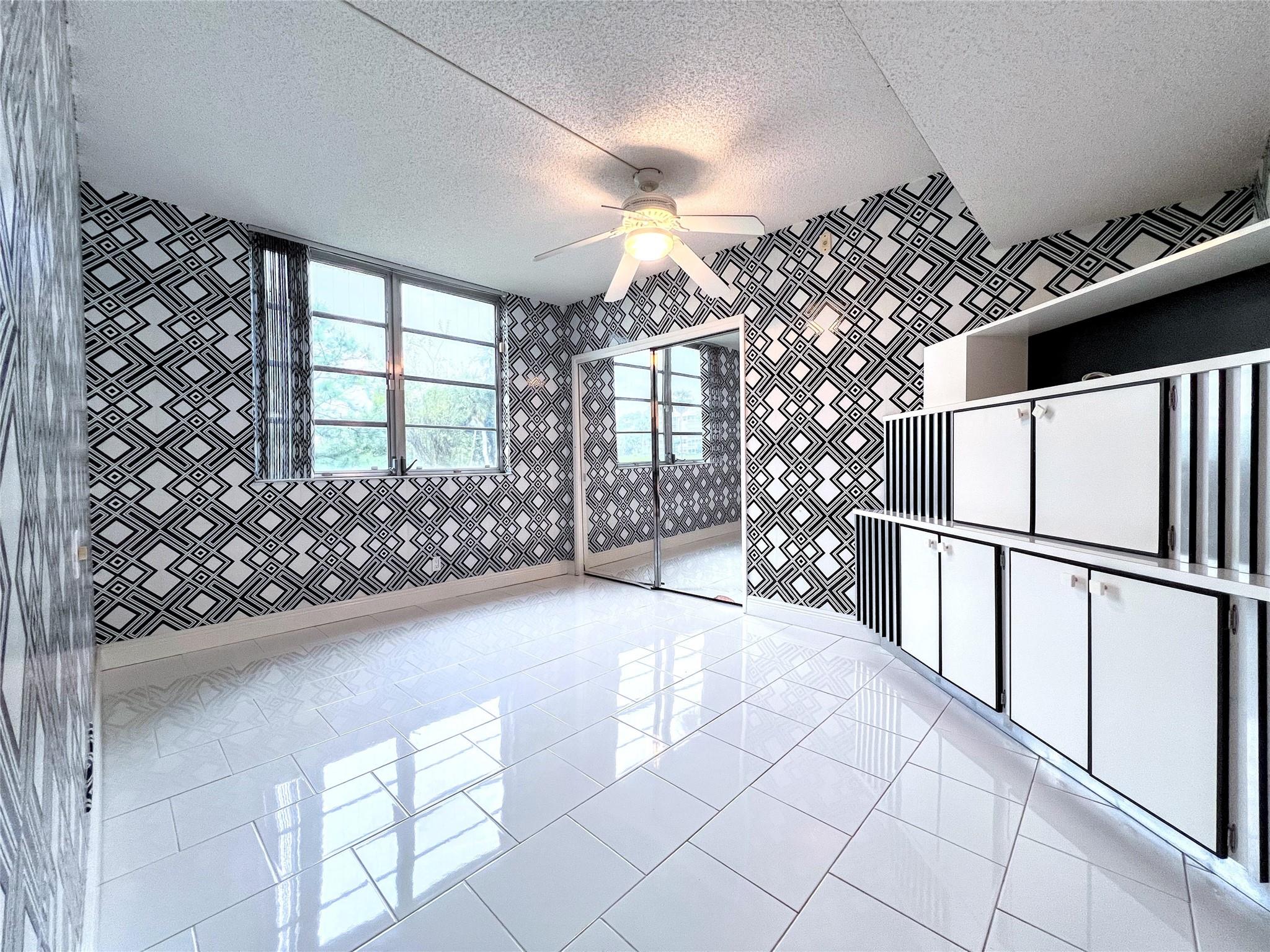 PALM AIRE CONDOMINIUM - Residential