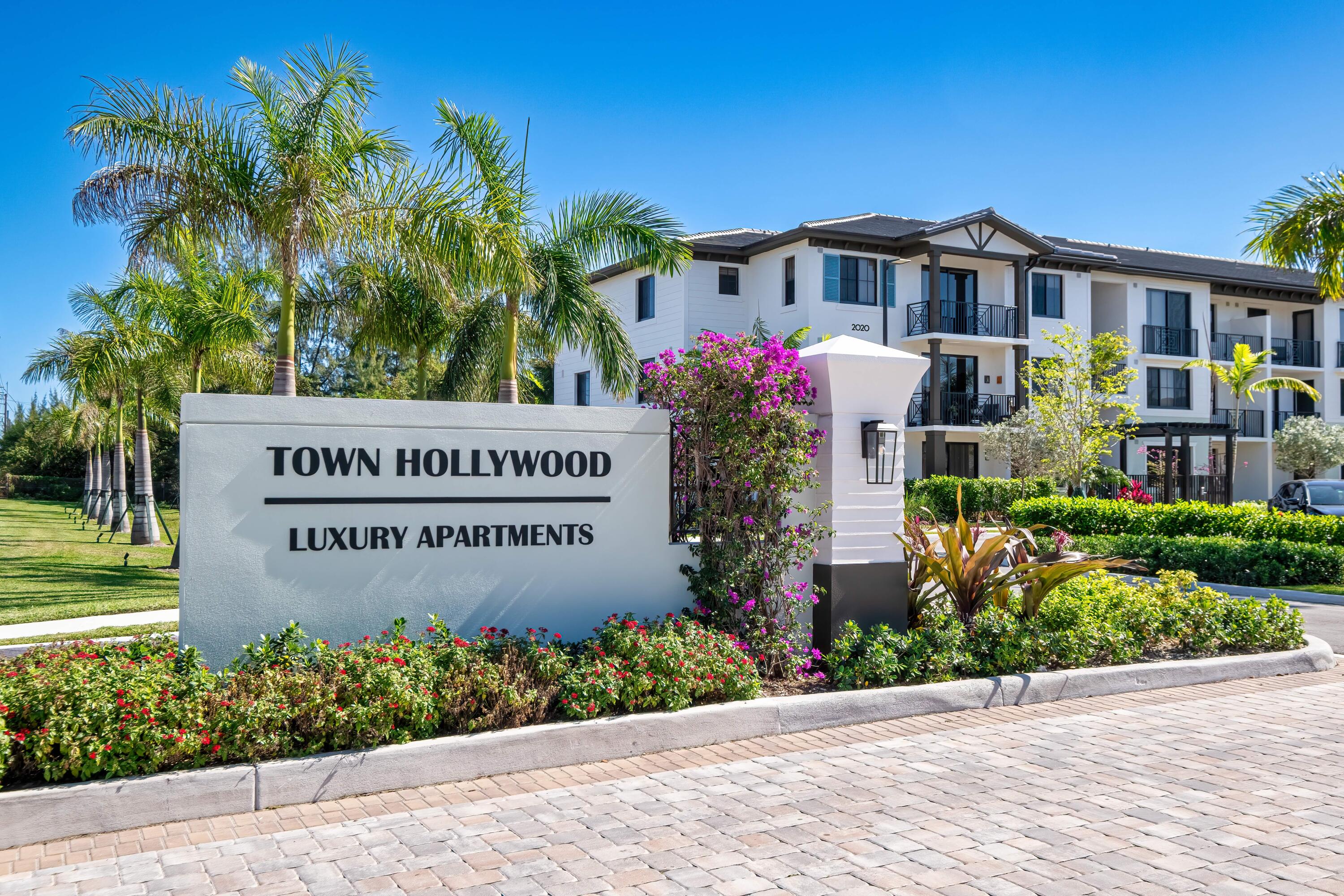 Town Hollywood - Residential Lease