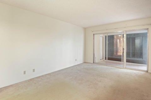 Tiny photo for 3951 Via Poinciana #112, Lake Worth, FL 33467 (MLS # B26035086)