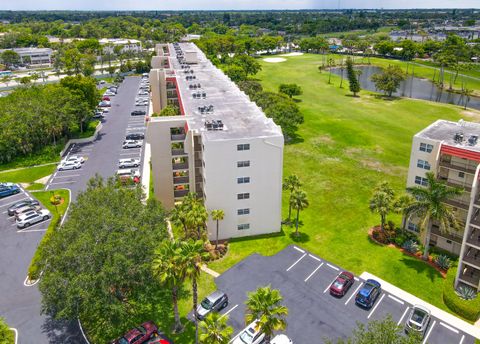 Tiny photo for 3951 Via Poinciana #112, Lake Worth, FL 33467 (MLS # B26035086)