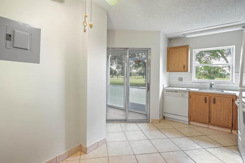 Tiny photo for 3951 Via Poinciana #112, Lake Worth, FL 33467 (MLS # B26035086)
