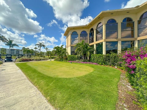 Tiny photo for 3951 Via Poinciana #112, Lake Worth, FL 33467 (MLS # B26035086)