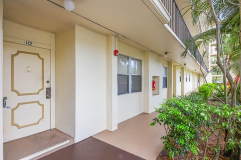 Tiny photo for 3951 Via Poinciana #112, Lake Worth, FL 33467 (MLS # B26035086)