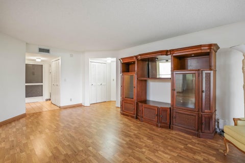 Tiny photo for 3951 Via Poinciana #112, Lake Worth, FL 33467 (MLS # B26035086)
