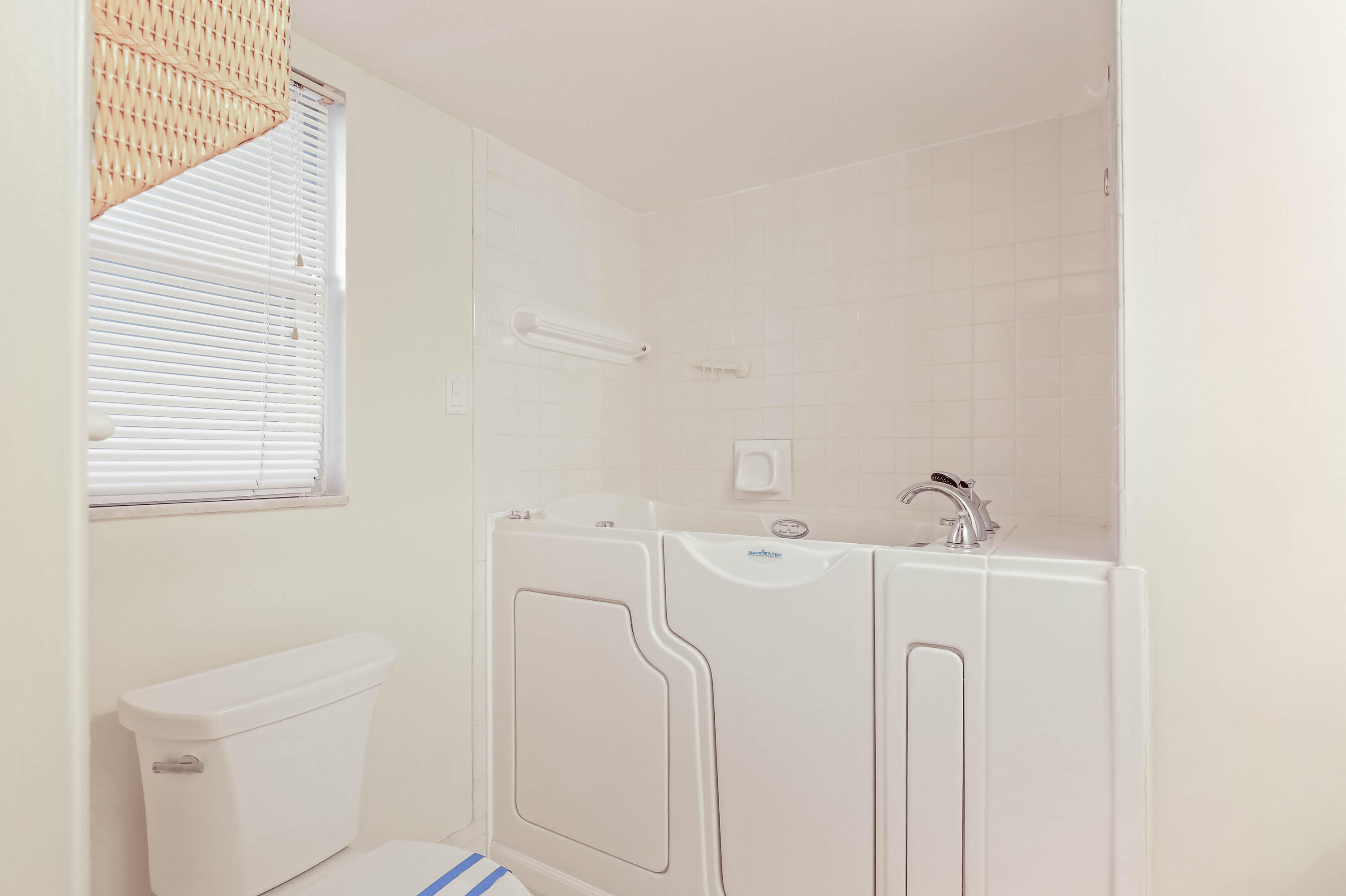 POINCIANA PLACE CONDO 1,2,8 AND 9 - Residential