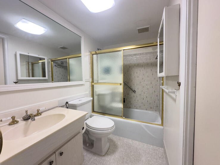 LAKESIDE POINT - Residential