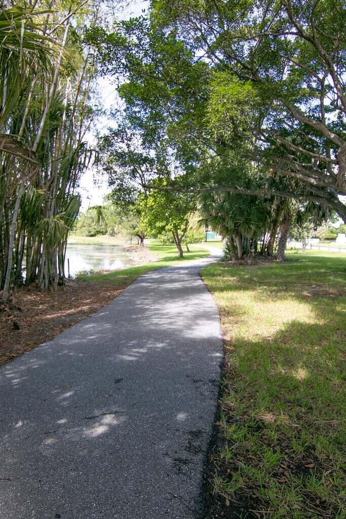 LAKESIDE POINT - Residential