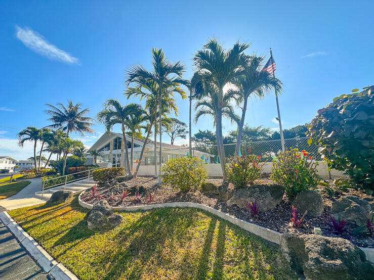 LAKESIDE POINT - Residential