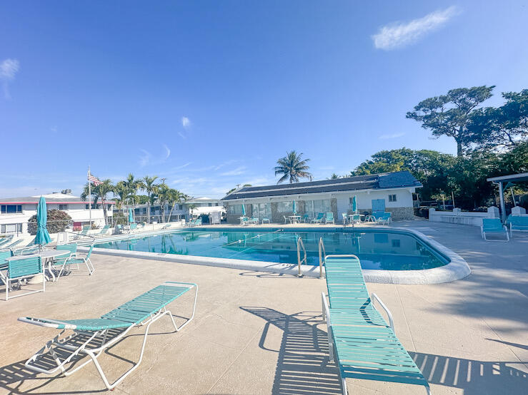 LAKESIDE POINT - Residential