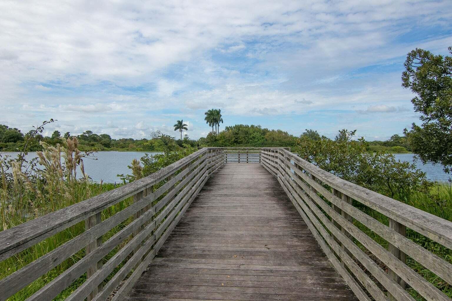 LAKESIDE POINT - Residential