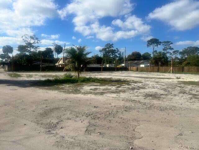 BOULEVARD ESTATES - Land