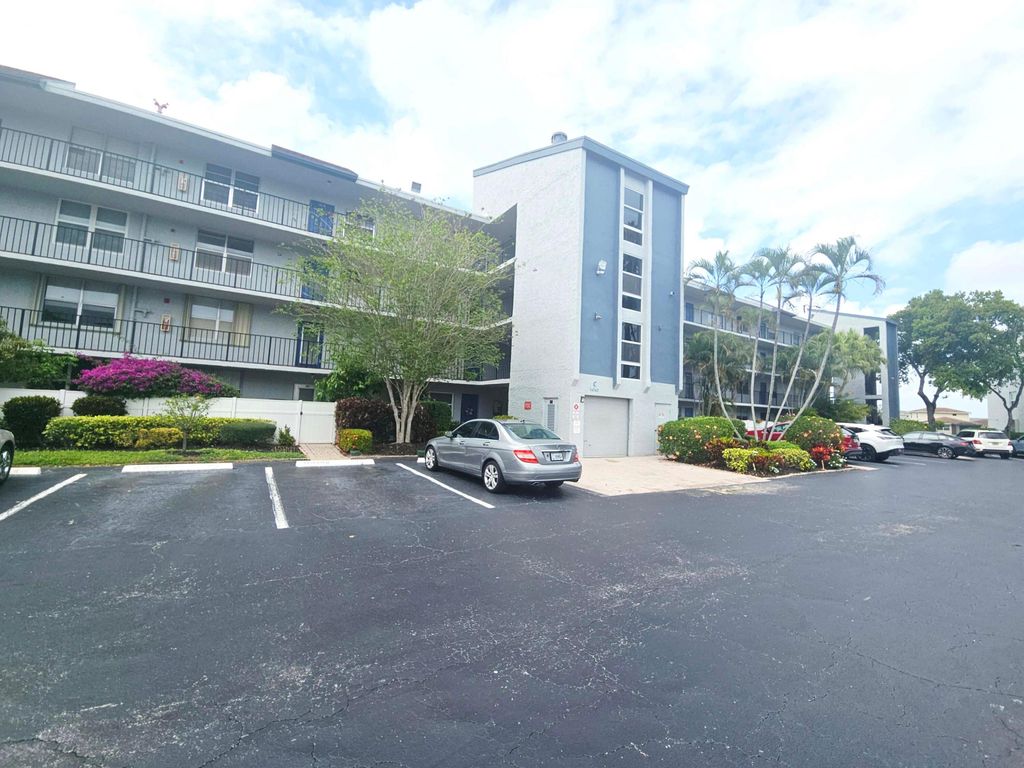Photo of 14747 Cumberland Drive #3010, Delray Beach, FL 33446 (MLS # B26008908)