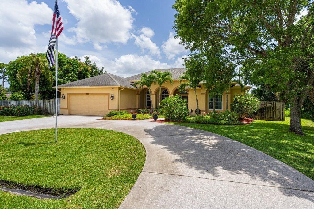 Photo of 1456 SW Del Rio Boulevard, Port Saint Lucie, FL 34953 (MLS # R11113073)