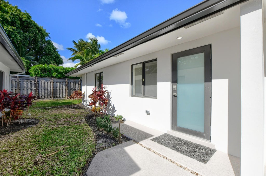 Photo of 2503 OCEANVIEW Avenue #C, Delray Beach, FL 33444 (MLS # B26070828)