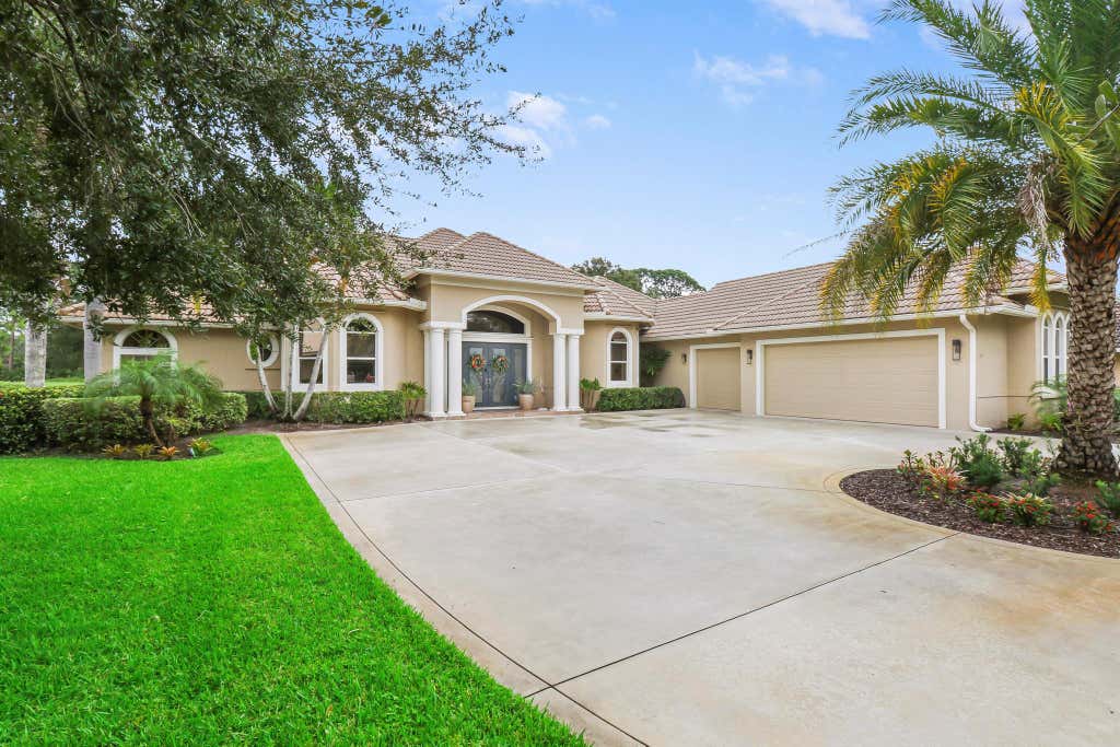 Photo of 7290 Reserve Creek Drive, Port Saint Lucie, FL 34986 (MLS # R10937382)