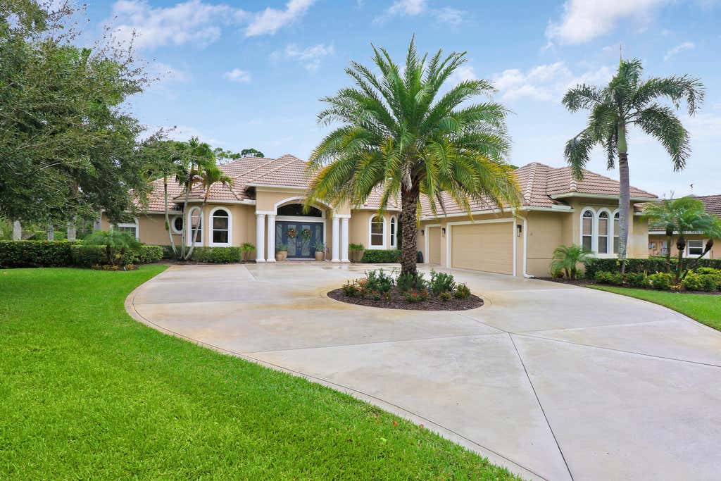 Photo of 7290 Reserve Creek Drive, Port Saint Lucie, FL 34986 (MLS # R10937382)
