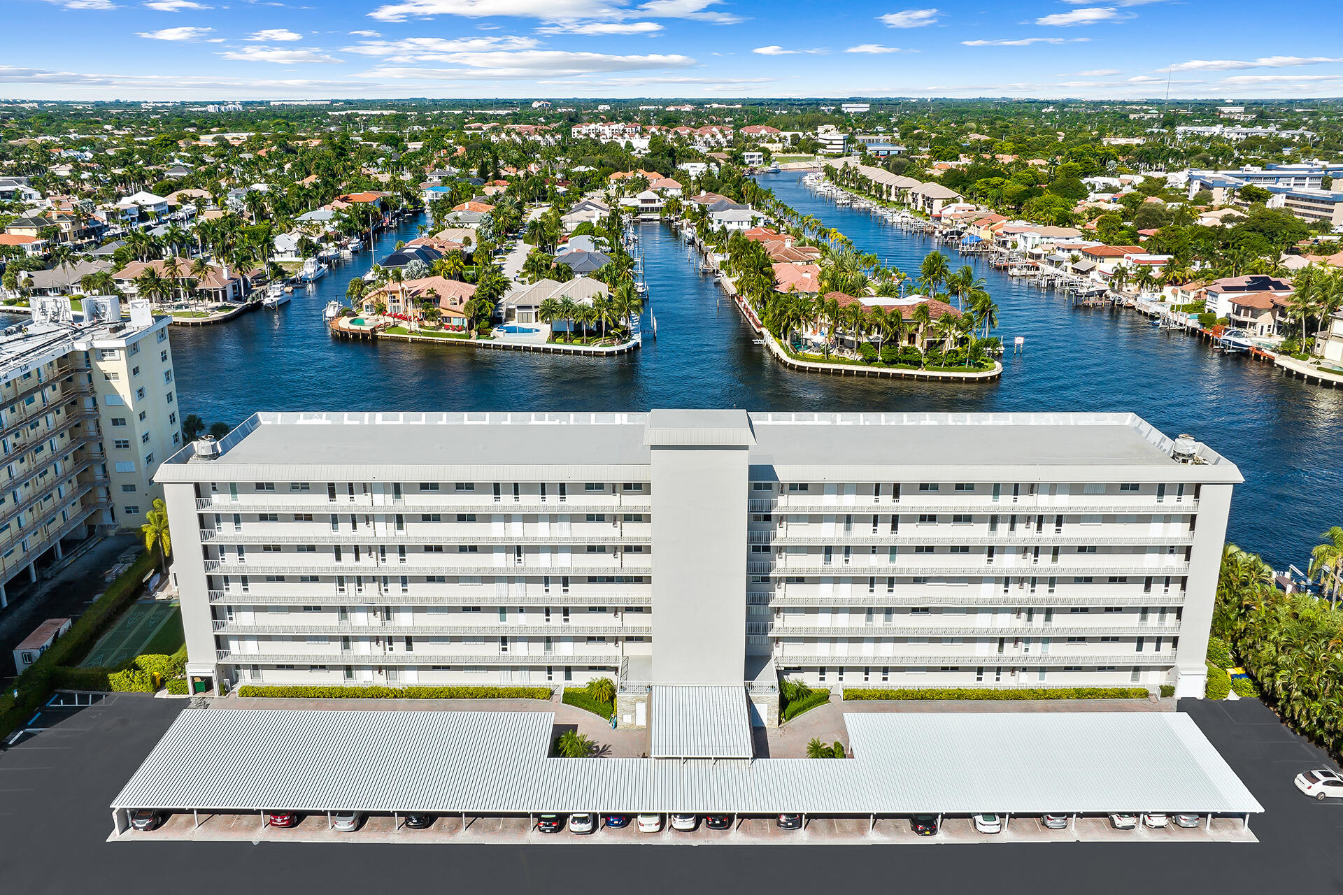 PENTHOUSE HIGHLANDS CONDO - Residential