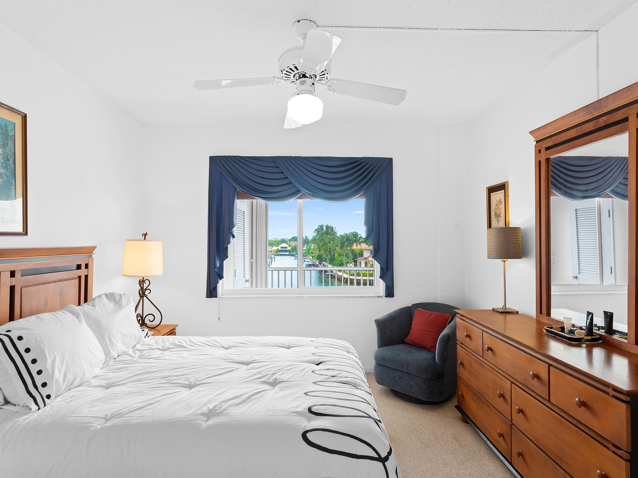 PENTHOUSE HIGHLANDS CONDO - Residential