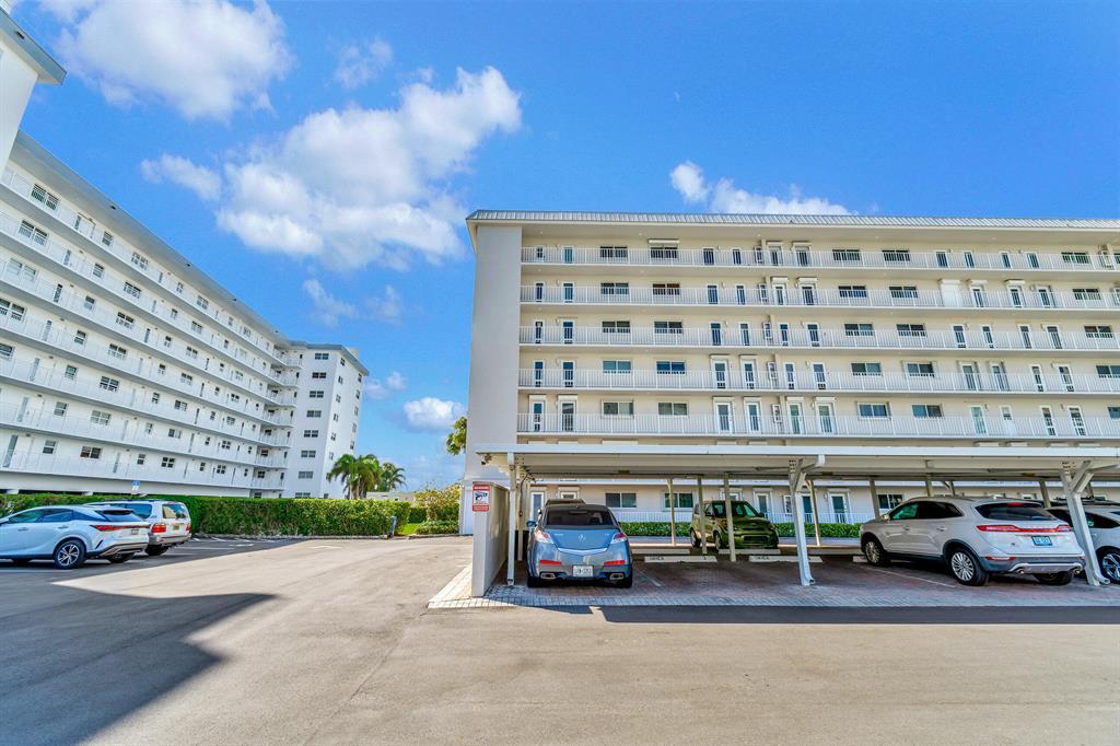 PENTHOUSE HIGHLANDS CONDO - Residential