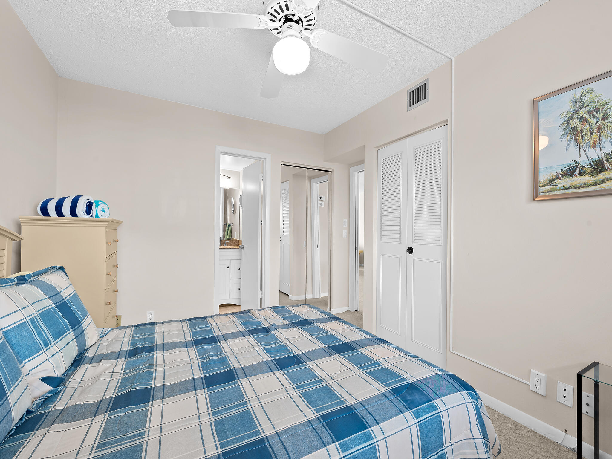 PENTHOUSE HIGHLANDS CONDO - Residential